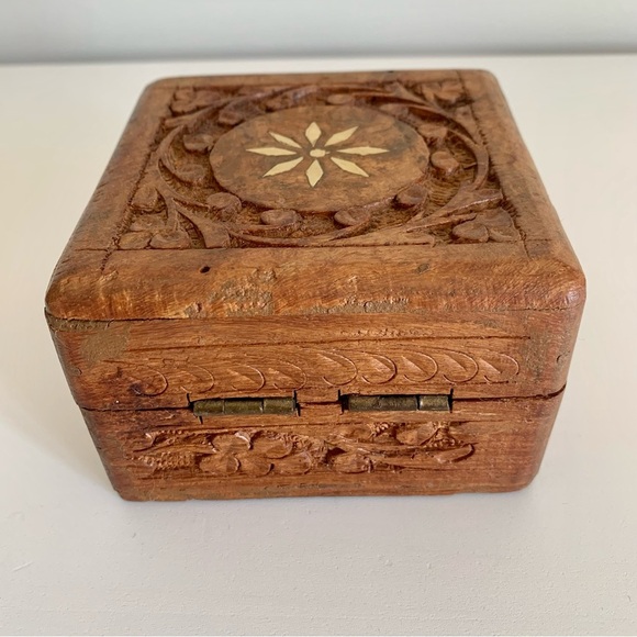 Vintage Carved Wooden Trinket Box - Picture 2 of 6